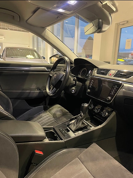 Skoda Superb 2 of 14