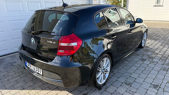 BMW 118d 2 of 10