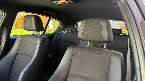 BMW 118d 8 of 10