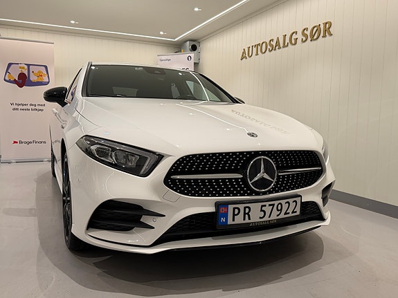 Mercedes-Benz A250 e 3 of 30