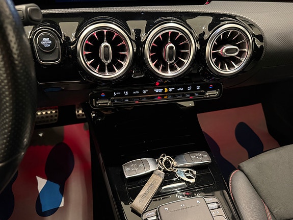 Mercedes-Benz A250 e 27 of 30