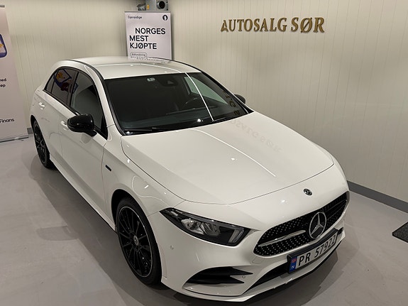 Mercedes-Benz A250 e 16 of 30