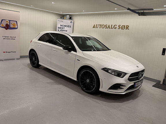 Mercedes-Benz A250 e 14 of 30