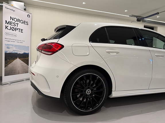 Mercedes-Benz A250 e 11 of 30
