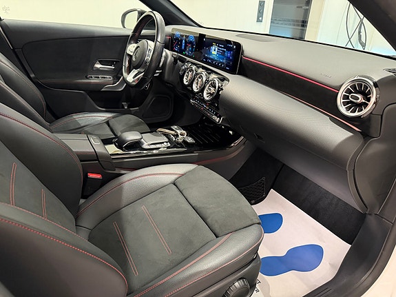 Mercedes-Benz A250 e 28 of 30