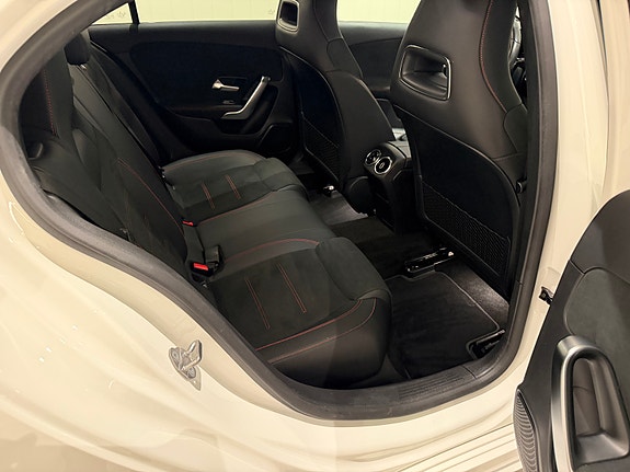 Mercedes-Benz A250 e 30 of 30