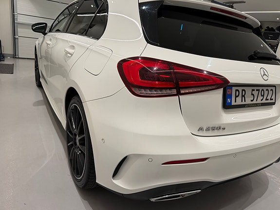 Mercedes-Benz A250 e 8 of 30