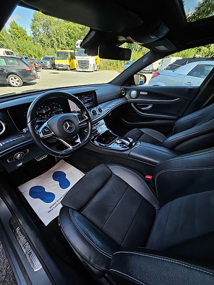 Mercedes-Benz E220 d 24 of 30
