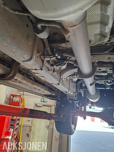 Toyota HiLux 18 of 30