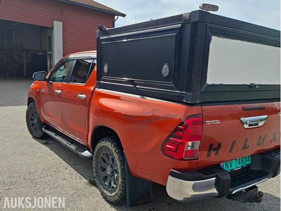 Toyota HiLux 8 of 30