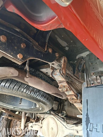 Toyota HiLux 16 of 30