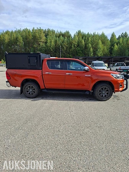 Toyota HiLux 15 of 30