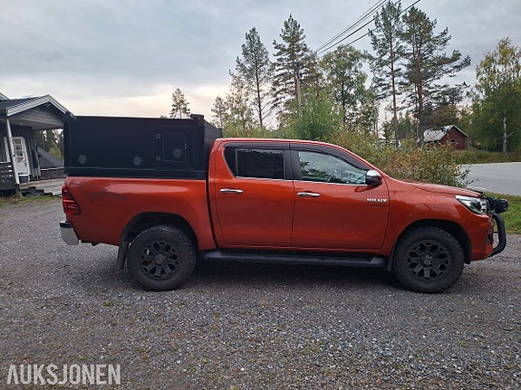 Toyota HiLux 4 of 30