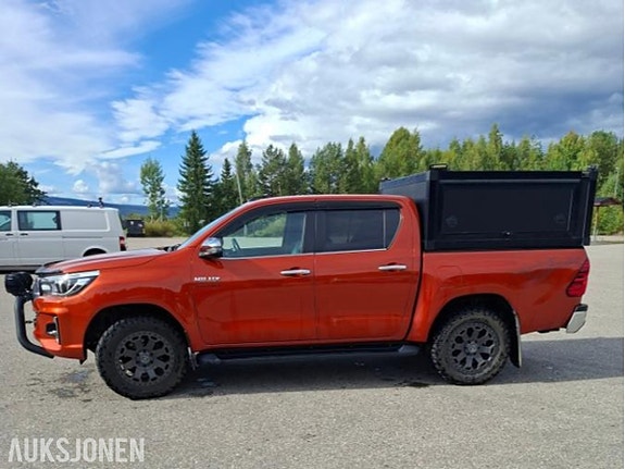 Toyota HiLux 9 of 30