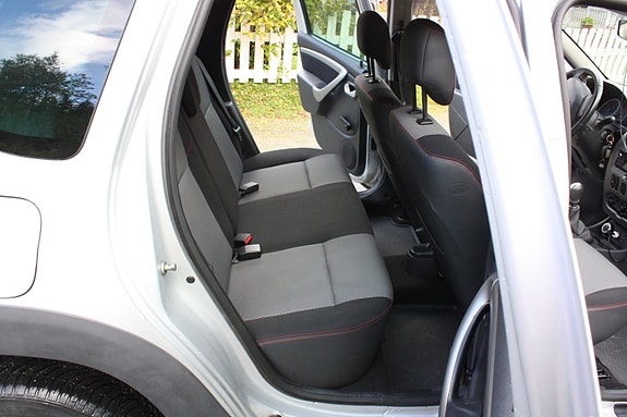 Dacia Duster 10 of 16