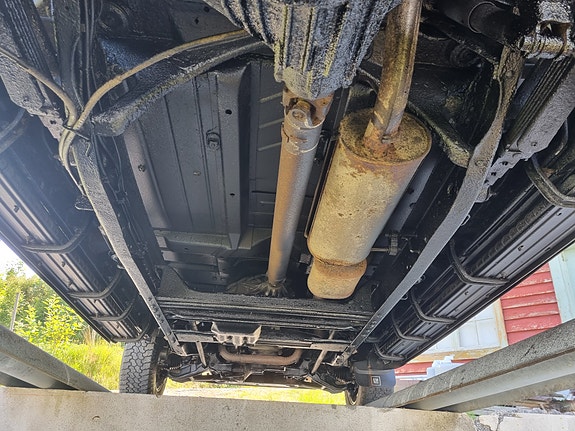 Chevrolet Suburban 13 of 13