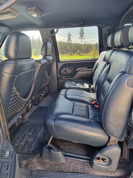 Chevrolet Suburban 9 of 13