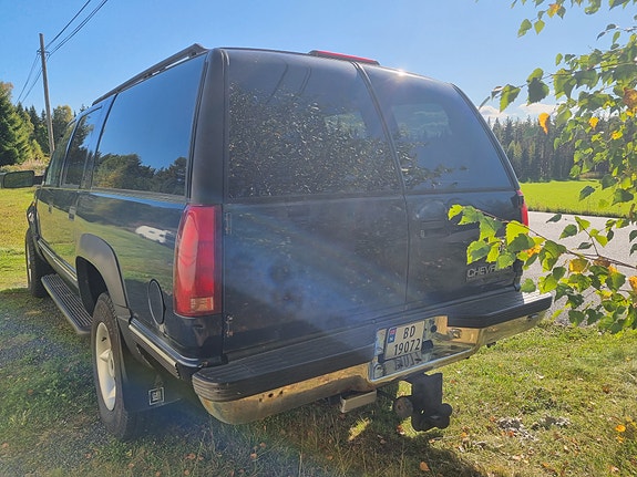 Chevrolet Suburban 8 of 13