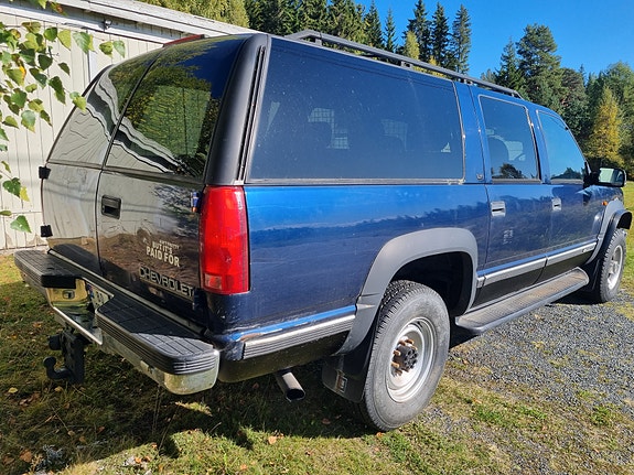 Chevrolet Suburban 7 of 13