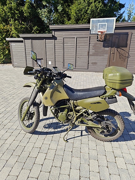 Suzuki DR 350SE 3 of 14