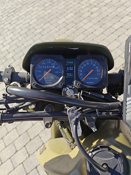 Suzuki DR 350SE 5 of 14