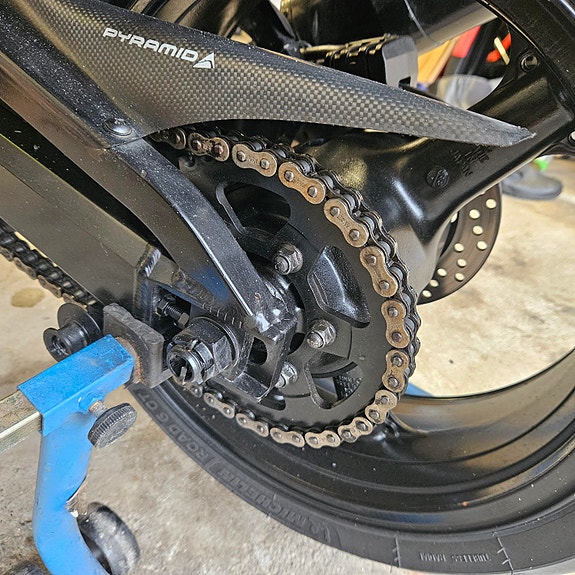 Kawasaki Ninja ZX-9R 3 of 4
