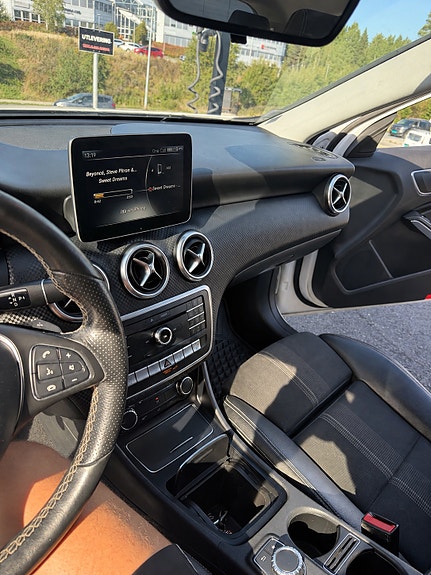 Mercedes-Benz A180 5 of 7
