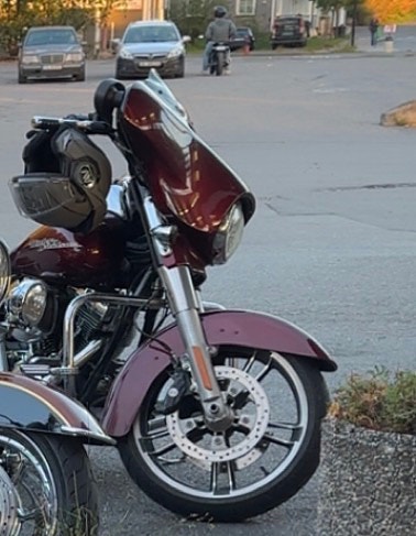 Harley-Davidson FLHXS Street Glide Special 6 of 9