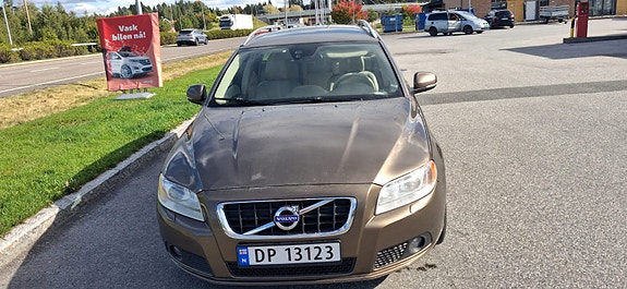 Volvo V70 3 of 19
