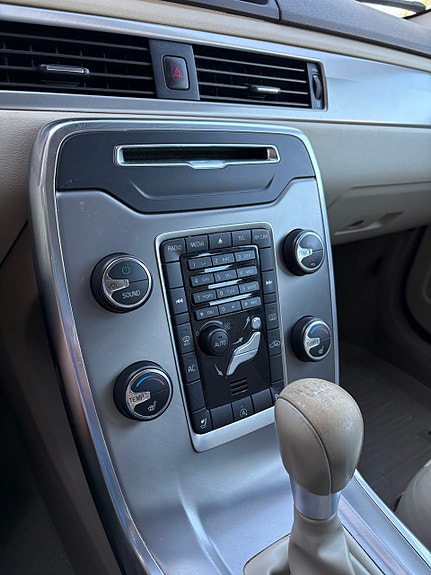 Volvo V70 7 of 19