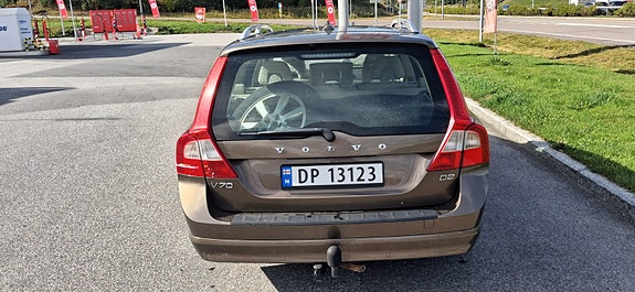 Volvo V70 4 of 19