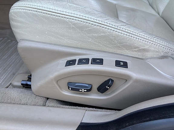 Volvo V70 10 of 19