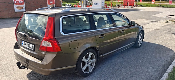 Volvo V70 2 of 19