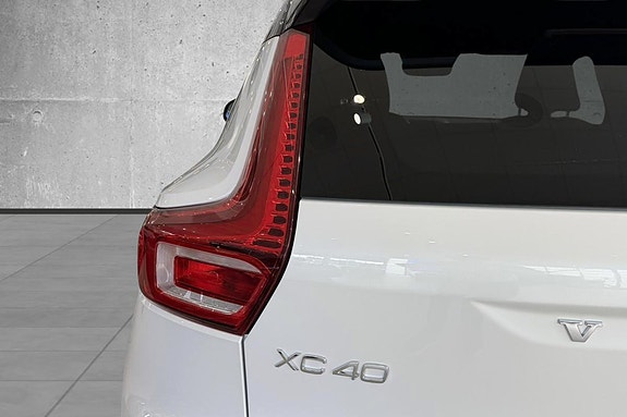 Volvo XC40 8 of 30