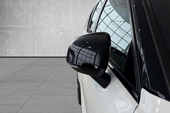Volvo XC40 5 of 30