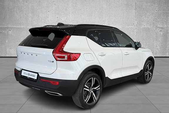Volvo XC40 6 of 30