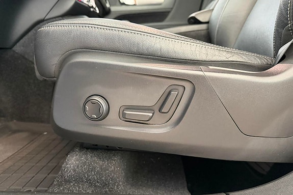 Volvo XC40 18 of 30