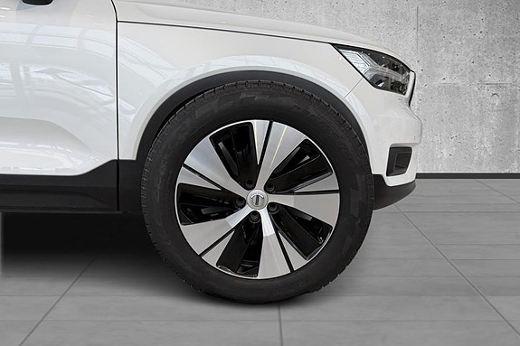 Volvo XC40 11 of 30