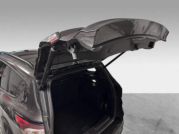 Ford Kuga 13 of 18