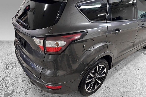 Ford Kuga 15 of 18