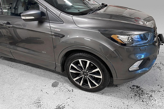 Ford Kuga 16 of 18
