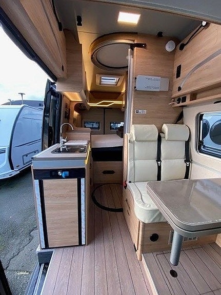 Knaus 13 of 19