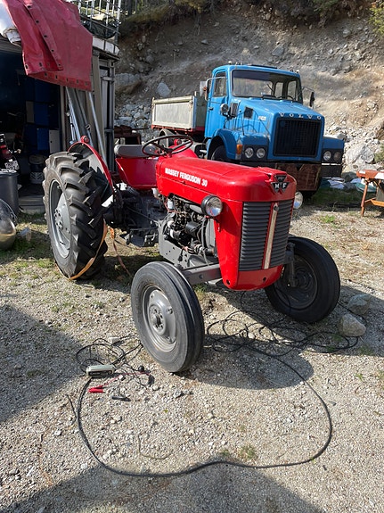 Massey Ferguson MF -30 4 of 9