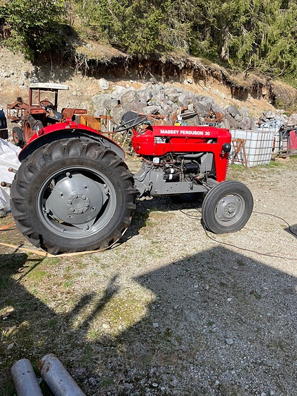 Massey Ferguson MF -30 3 of 9