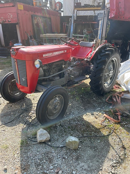 Massey Ferguson MF -30 7 of 9