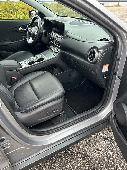Hyundai Kona 14 of 26