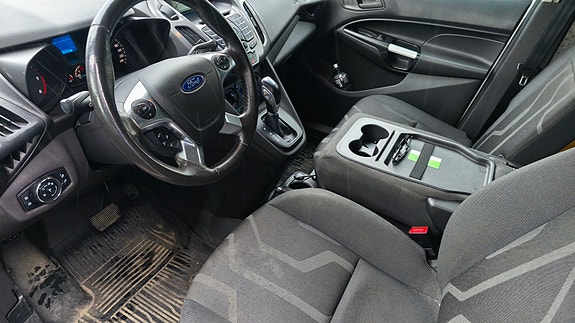 Ford Transit Connect 6 of 7