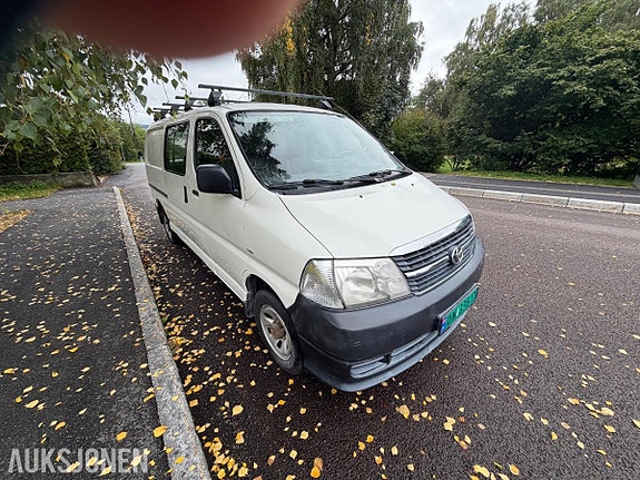 Toyota HiAce 3 of 30
