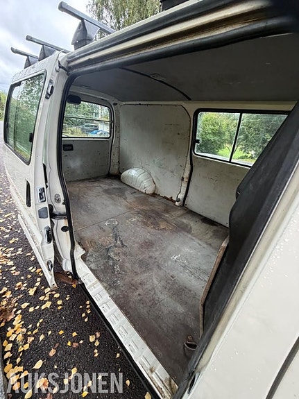 Toyota HiAce 24 of 30