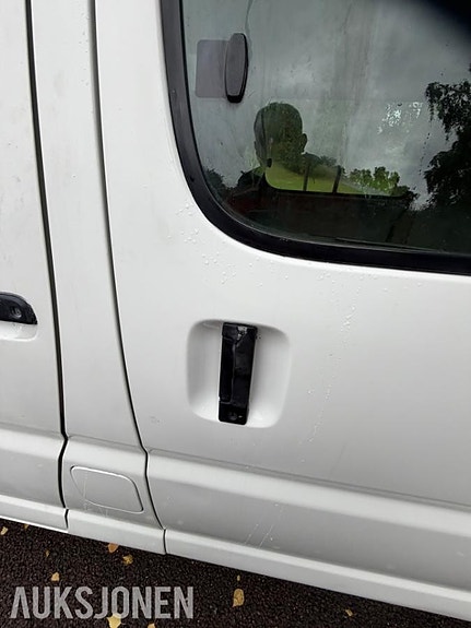 Toyota HiAce 26 of 30